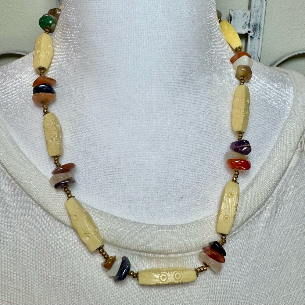 RARE 1970s MIRIAM HASKELL VINTAGE GOLDTONE ASSORTED GEMSTONE 28” NECKLACE